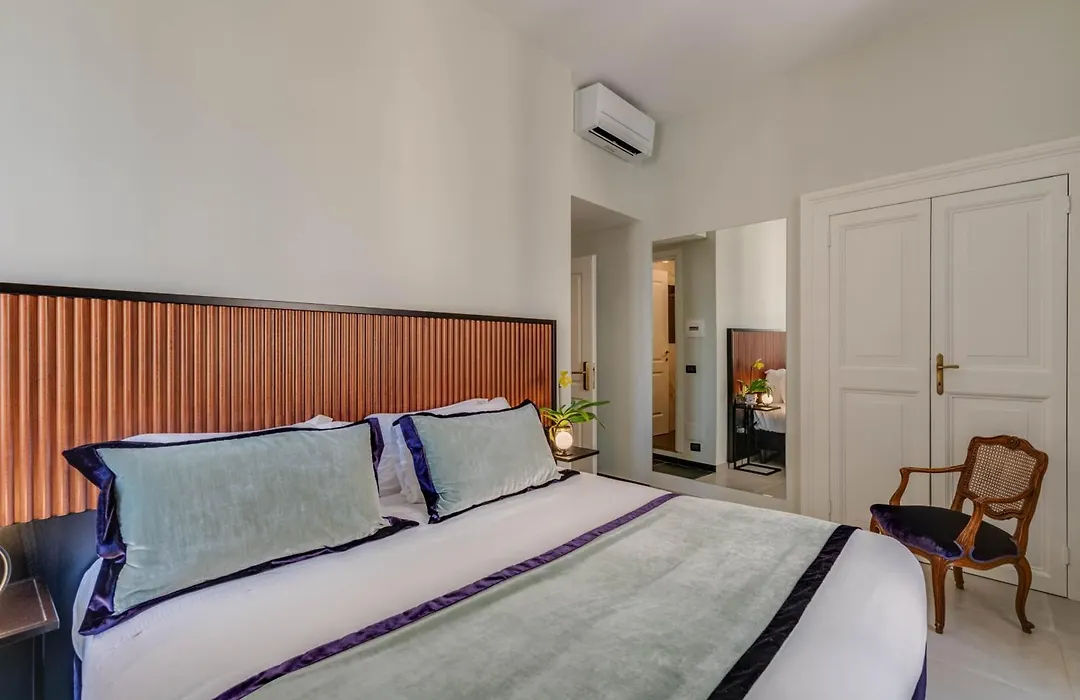 Navona Theatre Hotel-1